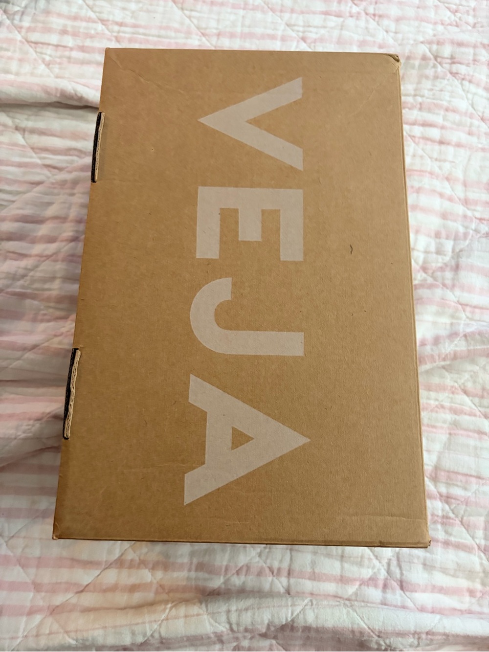 NWB Rare Veja Periwinkle Blue Suede Velcro Sneakers with Gum Sole - Picture 9 of 13